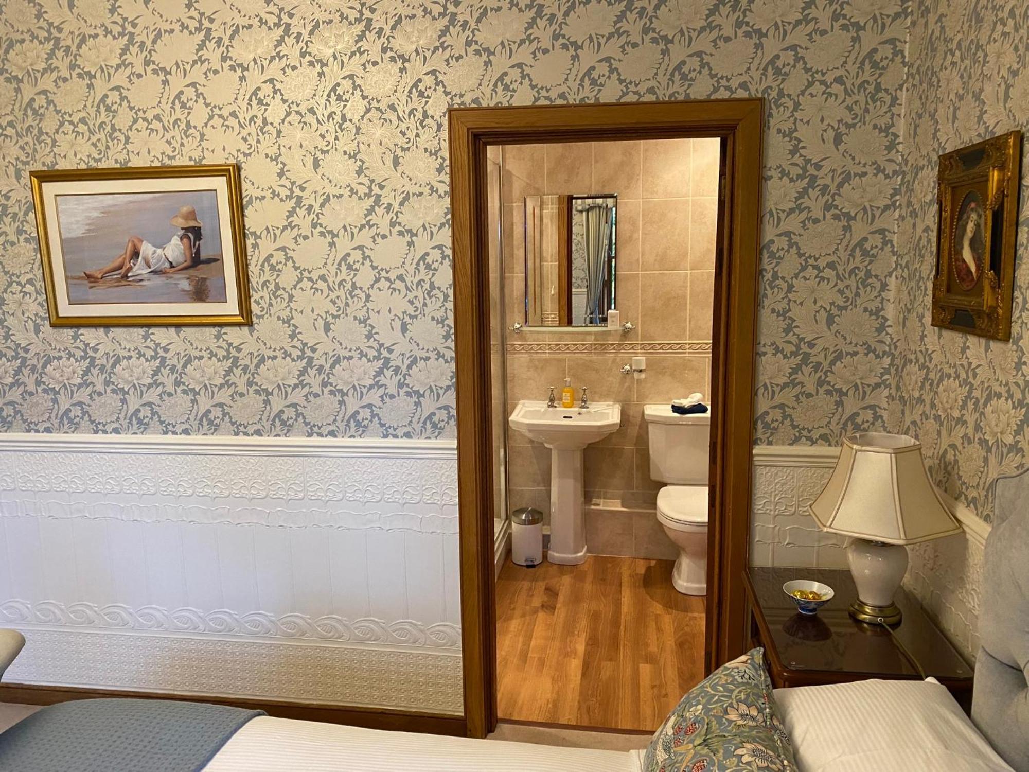 West Acre House Hotel Алнуик Екстериор снимка